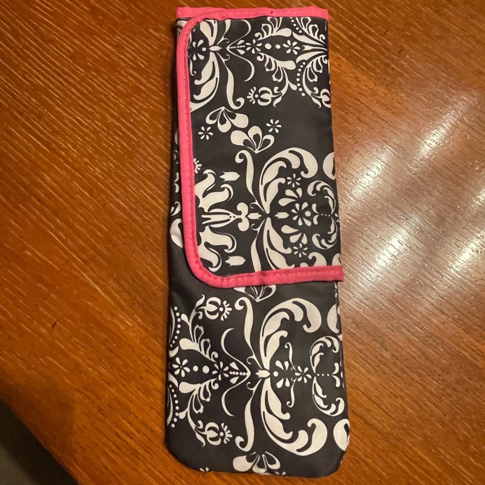 Heat styling thermal sleeve